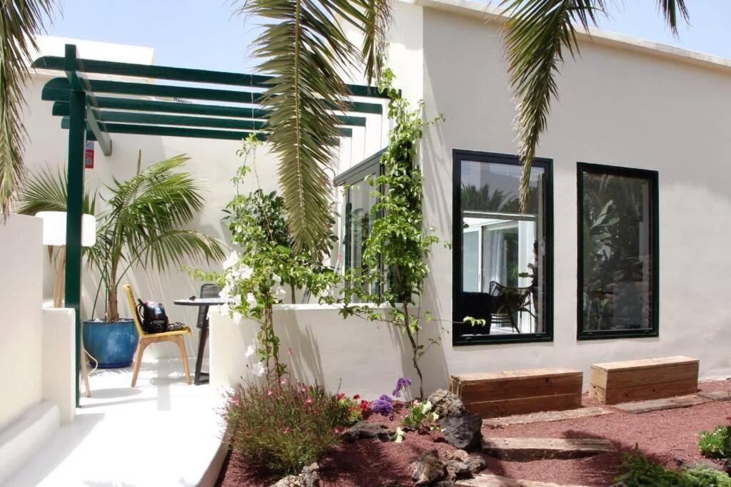 Unique, Stylish & Calm El Estanque By The Sea, Adults Only Villa Costa Teguise Exterior foto
