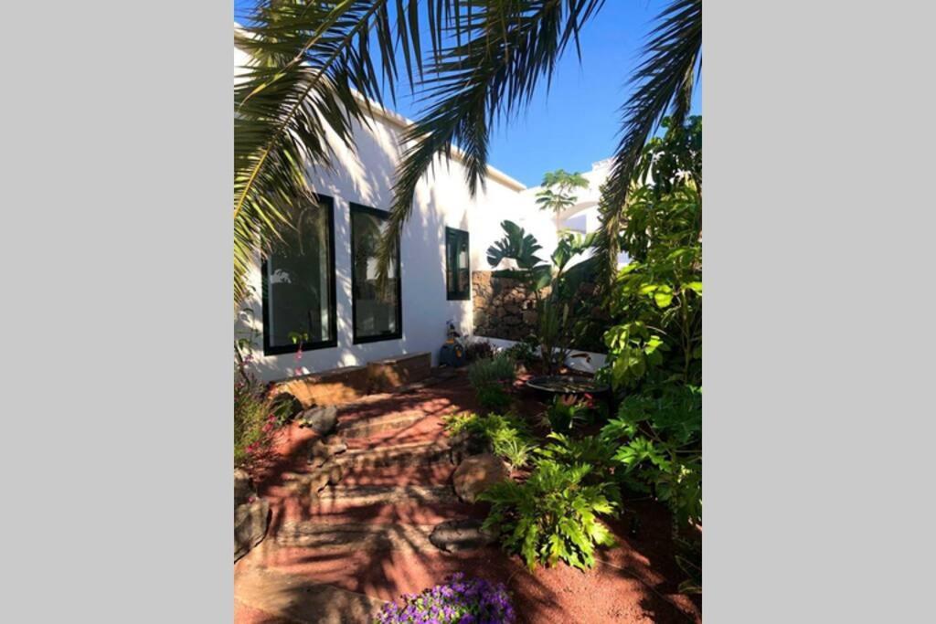Unique, Stylish & Calm El Estanque By The Sea, Adults Only Villa Costa Teguise Exterior foto